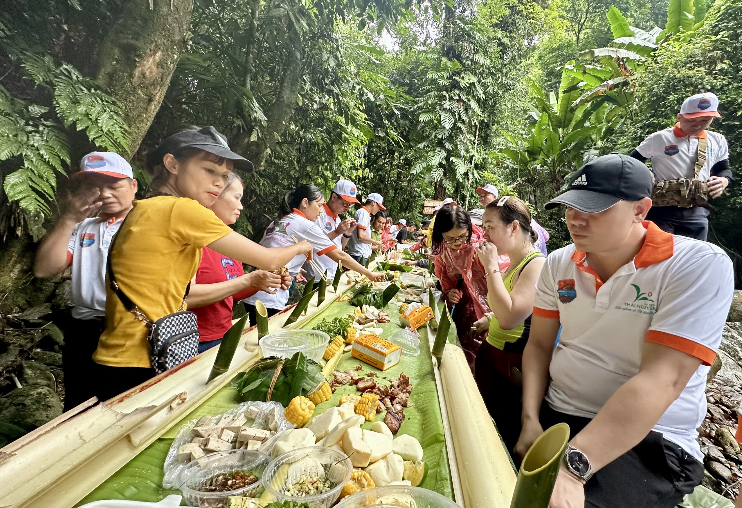 Team World Mate Travel have lunch when trekking in Tam Dao